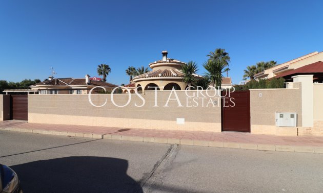 Odsprzedaż - Willa -
Benijofar