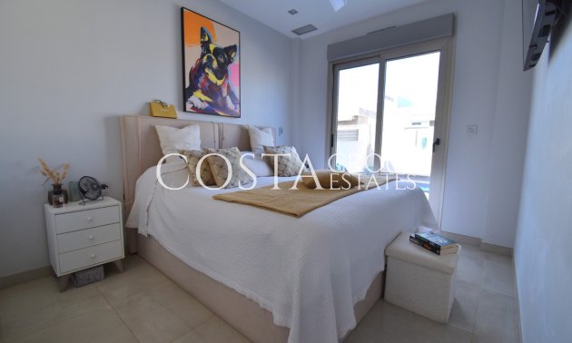 Odsprzedaż - Willa -
Orihuela - Villamartin