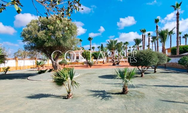 Wiederverkauf - Villa -
Catral - Catral Centro