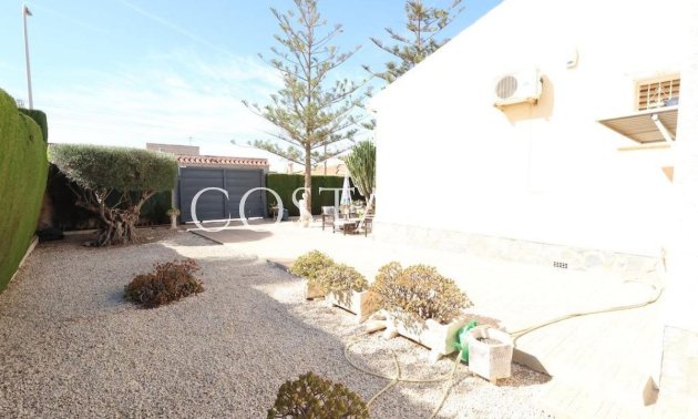 Herverkoop - Villa -
Torrevieja - Torrevieja Centro