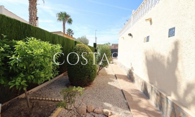 Herverkoop - Villa -
Torrevieja - Torrevieja Centro