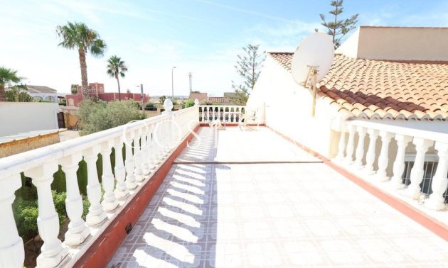 Herverkoop - Villa -
Torrevieja - Torrevieja Centro