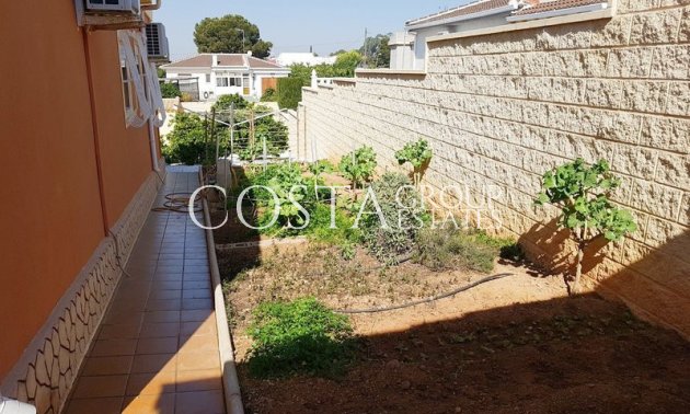 Herverkoop - Villa -
Orihuela - Los Balcones