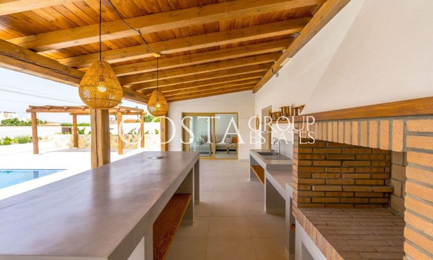 Herverkoop - Villa -
Torrevieja - Torrevieja Centro