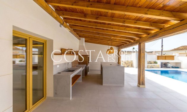 Herverkoop - Villa -
Torrevieja - Torrevieja Centro