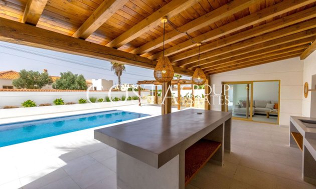 Herverkoop - Villa -
Torrevieja - Torrevieja Centro