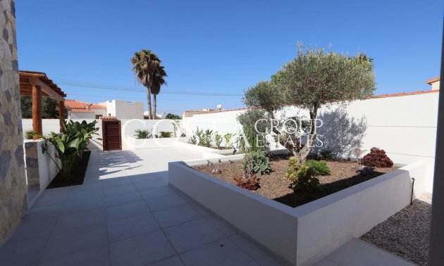 Herverkoop - Villa -
Torrevieja - Torrevieja Centro