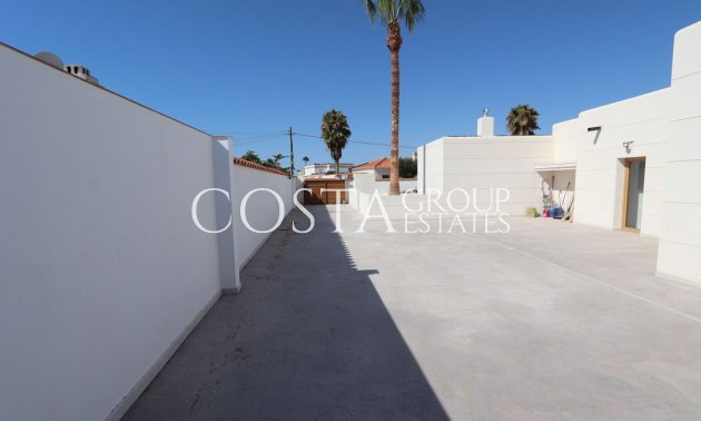 Herverkoop - Villa -
Torrevieja - Torrevieja Centro