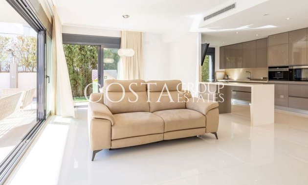 Resale - Villa -
Orihuela - Campoamor