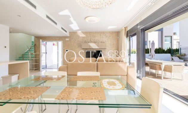 Resale - Villa -
Orihuela - Campoamor