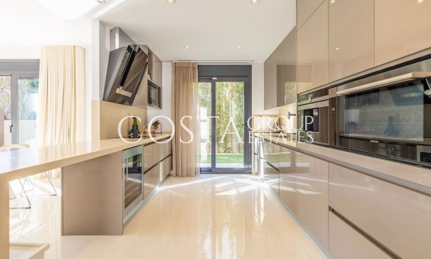 Resale - Villa -
Orihuela - Campoamor