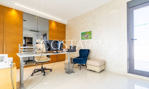 Resale - Villa -
Orihuela - Campoamor