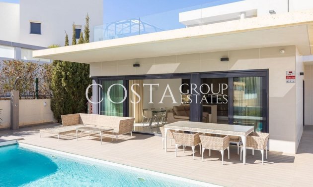 Resale - Villa -
Orihuela - Campoamor