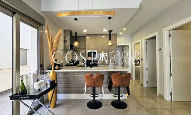 Herverkoop - Villa -
Orihuela - Villamartin