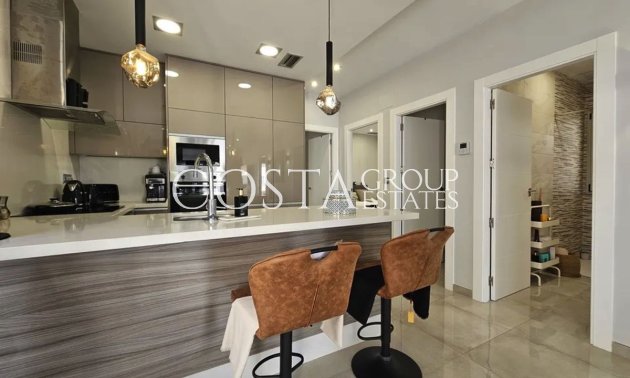 Herverkoop - Villa -
Orihuela - Villamartin