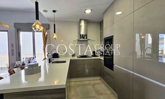 Herverkoop - Villa -
Orihuela - Villamartin