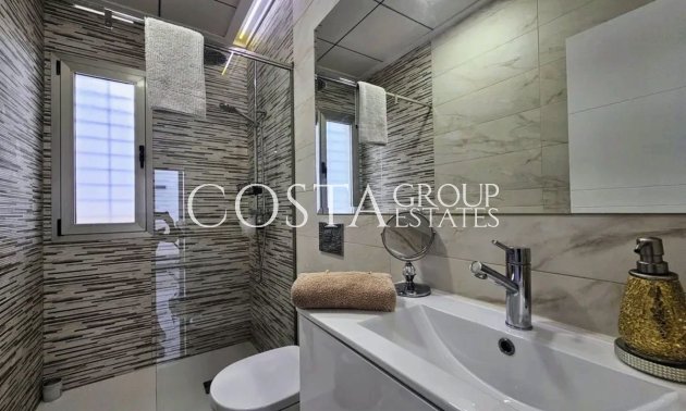 Herverkoop - Villa -
Orihuela - Villamartin