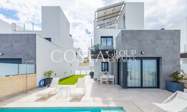 Resale - Villa -
Orihuela - Los Balcones