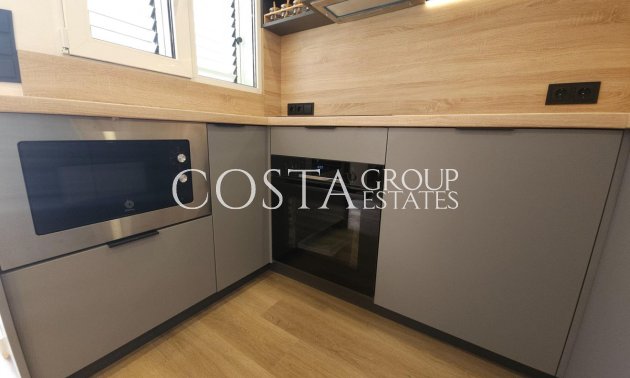 Odsprzedaż - Dom -
Torrevieja - Torrevieja Centro