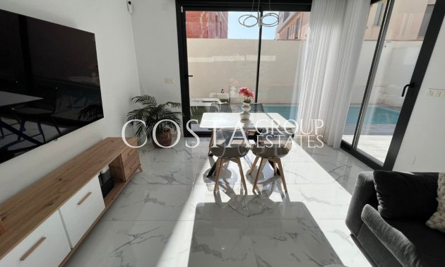 Herverkoop - Villa -
Los Montesinos - Los Montesinos Centro