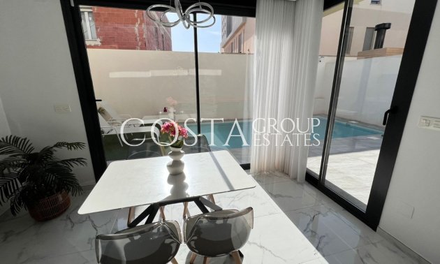 Herverkoop - Villa -
Los Montesinos - Los Montesinos Centro