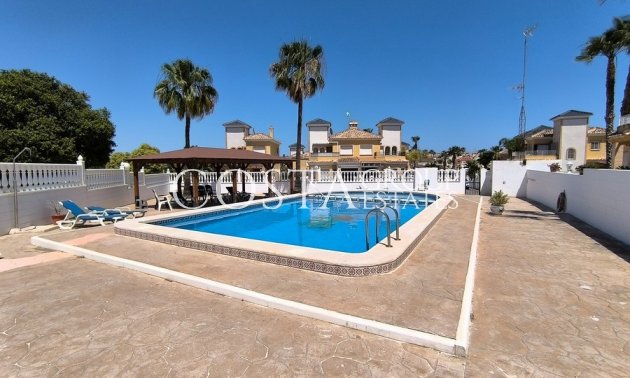 Herverkoop - Villa -
Algorfa - Algorfa Centro