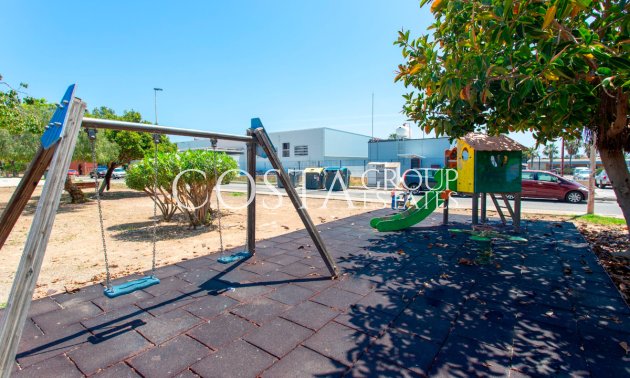 Resale - House -
Orihuela - Orihuela Costa