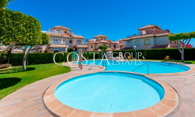 Resale - House -
Orihuela - Orihuela Costa