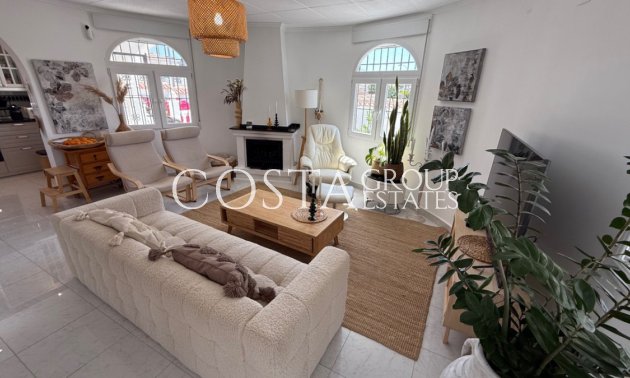 Resale - Villa -
Torrevieja - Torrevieja Centro