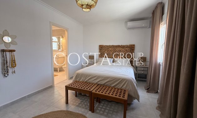 Resale - Villa -
Torrevieja - Torrevieja Centro