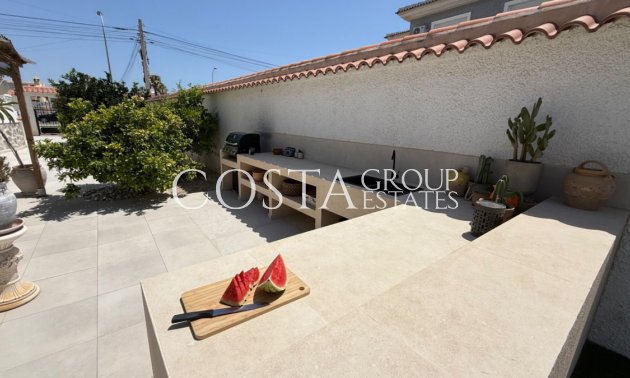 Resale - Villa -
Torrevieja - Torrevieja Centro