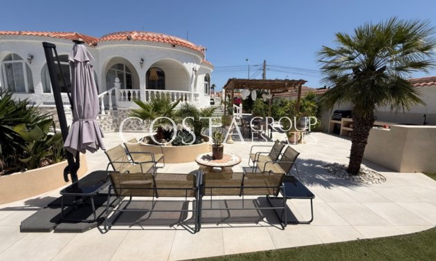 Resale - Villa -
Torrevieja - Torrevieja Centro