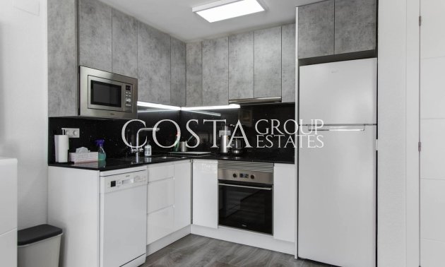 Resale - Villa -
Torrevieja - Lago Jardin