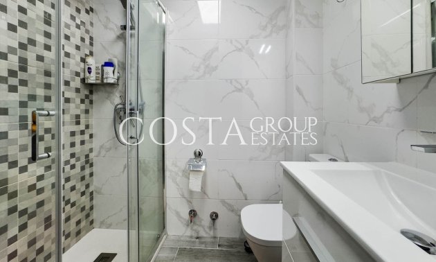 Resale - Villa -
Torrevieja - Lago Jardin