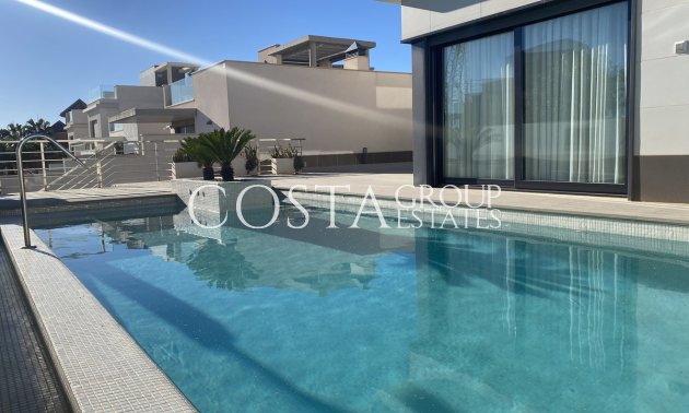 Resale - Villa -
Orihuela - Dehesa de Campoamor