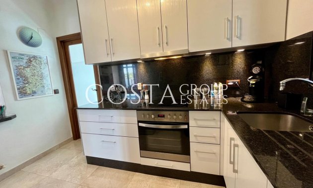 Resale - Villa -
Orihuela - Villamartin