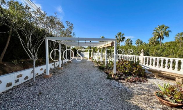 Resale - Villa -
Orihuela - Villamartin