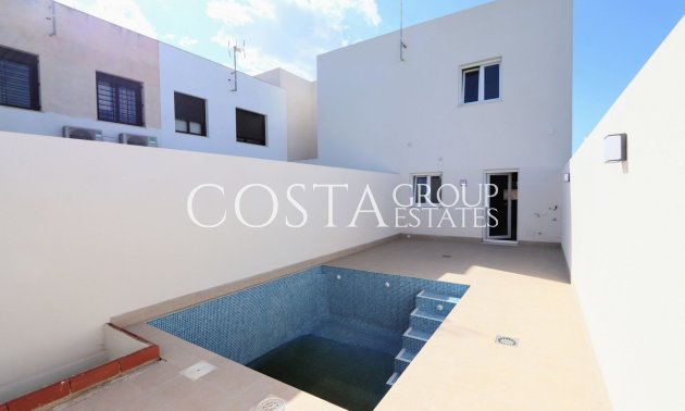 Resale - Villa -
Pilar de la Horadada - Pilar de la Horadada Centro