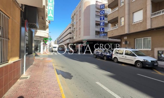 Odsprzedaż - Dom -
Torrevieja - Torrevieja Centro