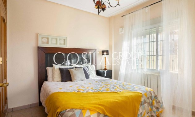 Odsprzedaż - Willa -
Orihuela - La Florida