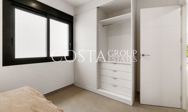 Nowy budynek - Willa -
San Pedro del Pinatar - Polideportivo