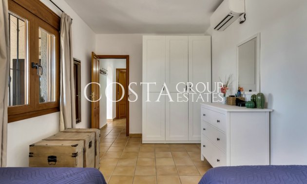 Wiederverkauf - Villa -
Benissa