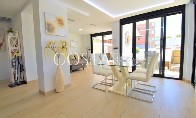 Wiederverkauf - Villa -
Orihuela Costa - Villamartín