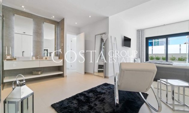 Resale - Villa -
Orihuela - Campoamor