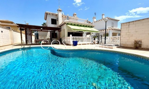 Herverkoop - Villa -
Orihuela - La Zenia