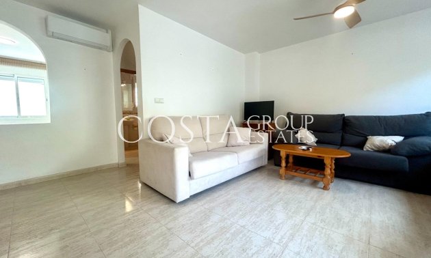 Resale - House -
Orihuela - Campoamor