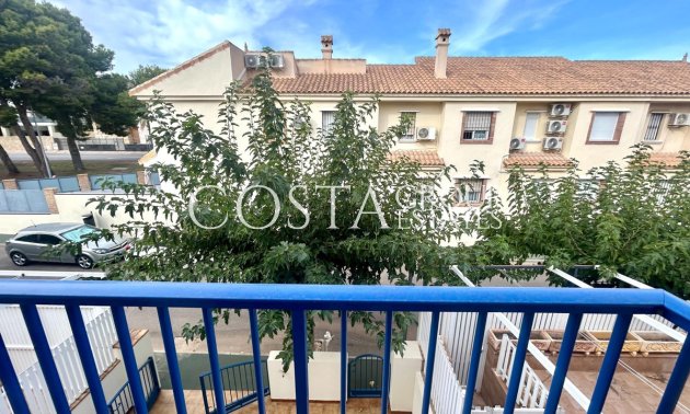 Resale - House -
Orihuela - Campoamor
