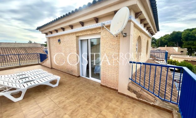 Resale - House -
Orihuela - Campoamor