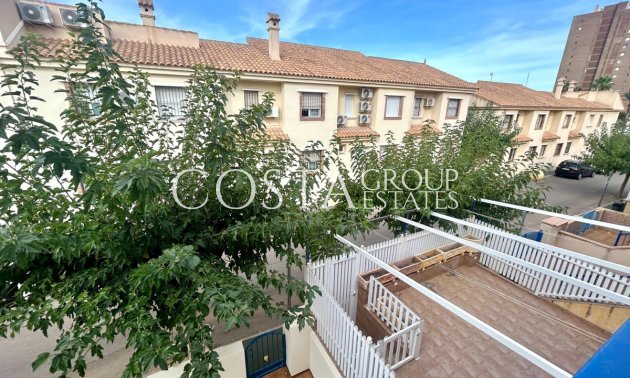 Resale - House -
Orihuela - Campoamor