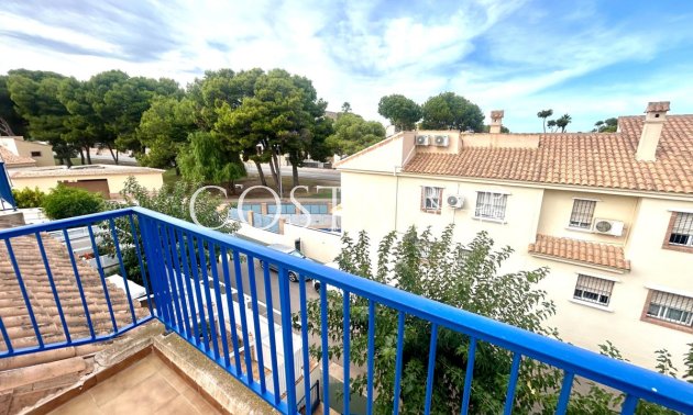 Resale - House -
Orihuela - Campoamor